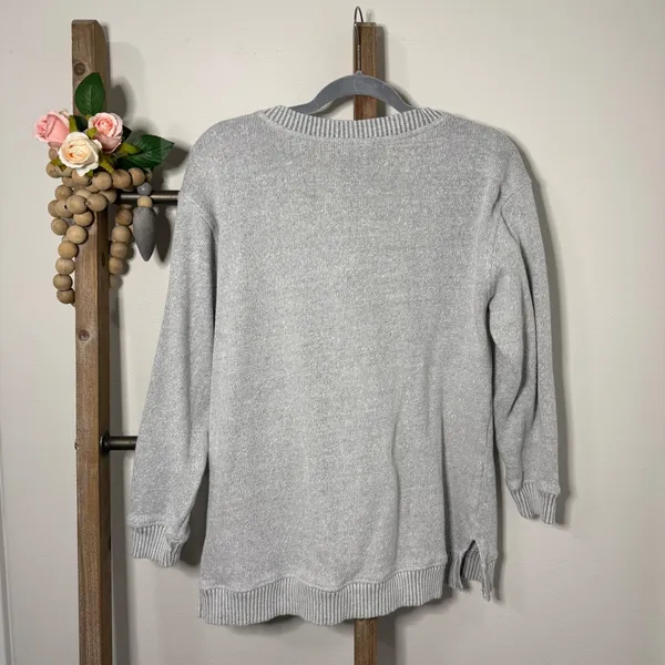 UGApparel Hawkeyes V‎ Neck Gray Sweatshirt Pullover Womens Size Large - Image 4