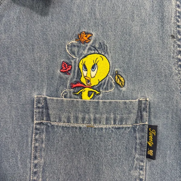 Vintage 2000 Warner Bros Tweety Bird Fall Button Down Denim Shirt - Image 6
