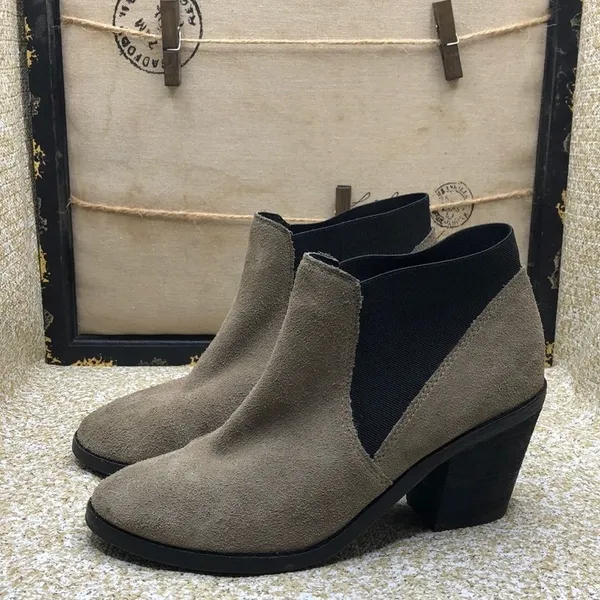 Gorgeous Suede Booties‎ Tan Size 8 - Image 3