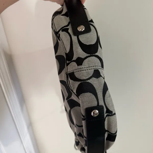 Coach Black and Cream Signature Shoulder Bag - Image 16