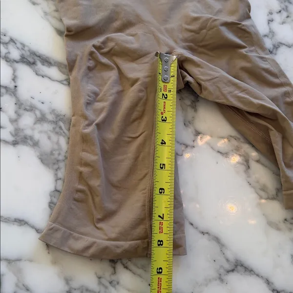 NWT Quince Mid-Thigh Sculpting Bodysuit – Clay Tan, Size M Sold Out Online - Image 9