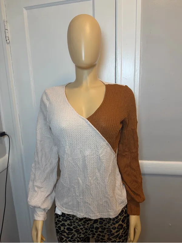 SHEIN Two-Tone Waffle-Knit V-Neck Sweater in Cream & Brown - Image 3