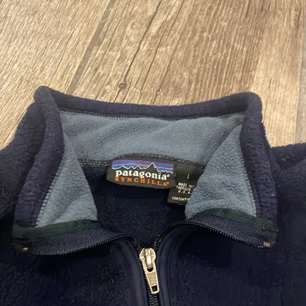 Vintage Patagonia women’s navy blue fleece vest - Image 3