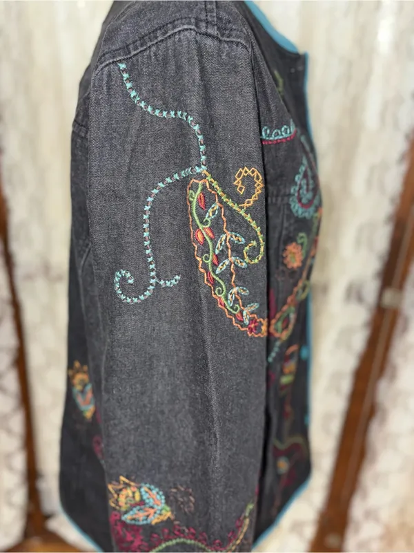 Super Cool Denim & Co Embroidered Denim Jacket - Image 4