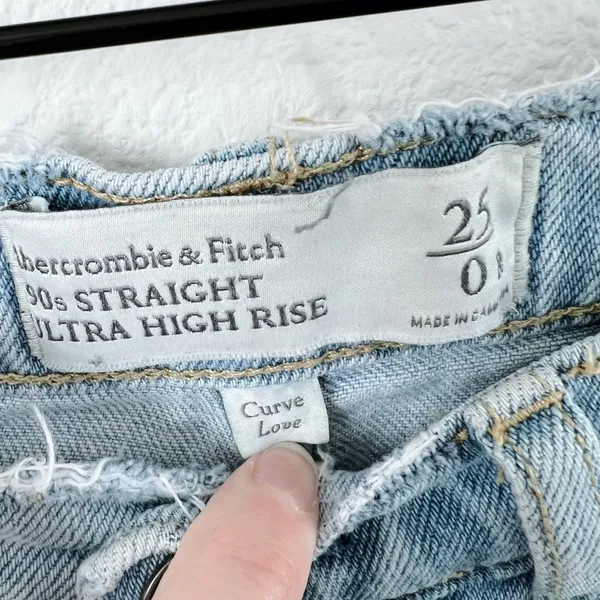 Abercrombie 90s Straight Ultra High-Rise Shorts - Image 4