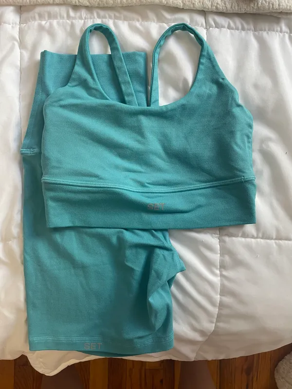 Set Active Bra and Biker Shorts Set - Image 2