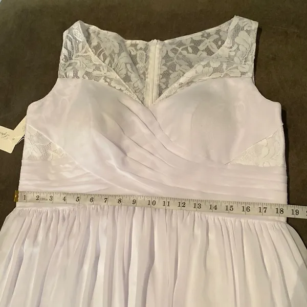 Women’s Full Length Chiffon White Wedding or Special Event Dress Size 16 NWT - Image 9