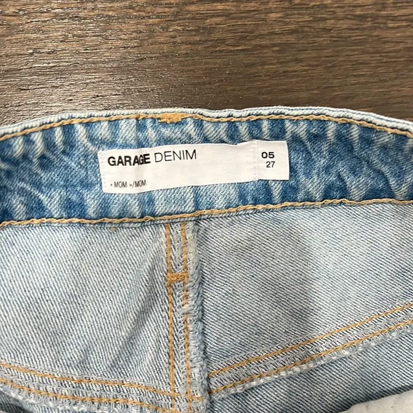 Garage denim mom shorts size 5/27 - Image 2