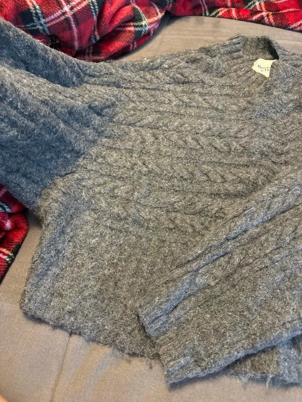 Abercrombie Sweater Women’s - Image 3