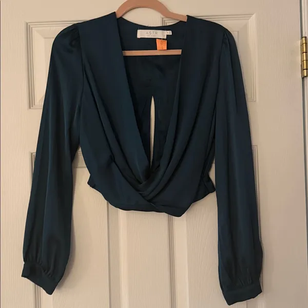 Nordstrom Astr The Label emerald green Satin Crop Faux Wrap long sleeve Top - Image 2