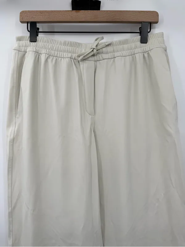lululemon Straight-Leg Mid-Rise Luxtreme Pant Bone Medium - Image 5