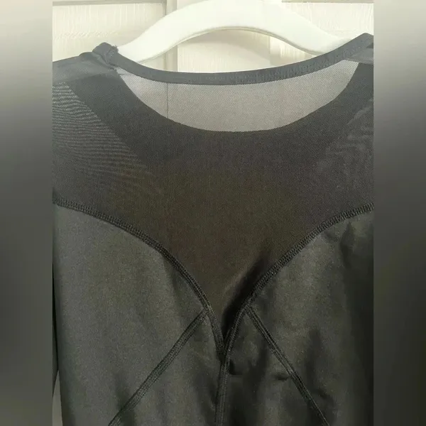 Amazon Brand Black Compression Mesh Detail Workout Long Sleeve Top | Size Medium - Image 3