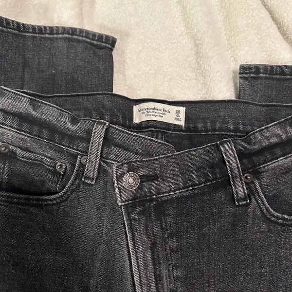 Abercrombie Black 90s Slim Straight High Rise 6L - Image 2