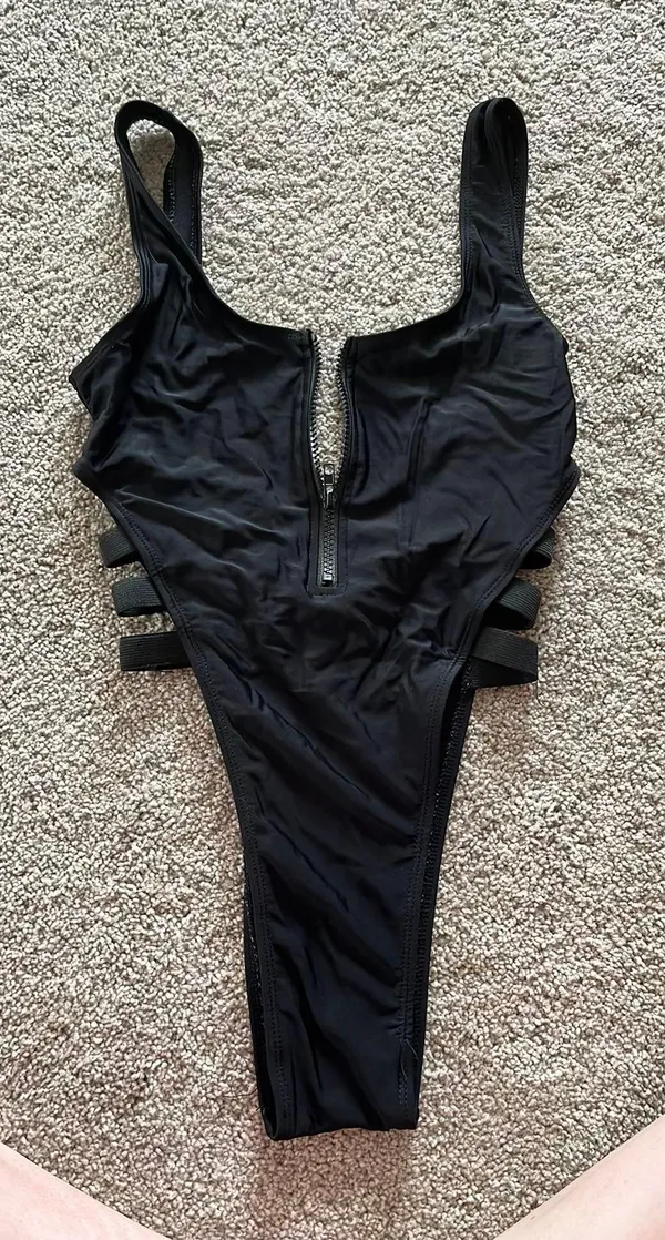 Sexy One Piece Black Swimsuit Cut Out - Image 6