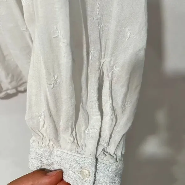 Old navy blouse - Image 4