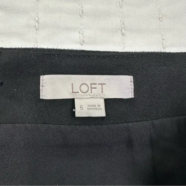 LOFT Black Suede A-Line Skirt With Back Zipper in Size 6 - Image 7
