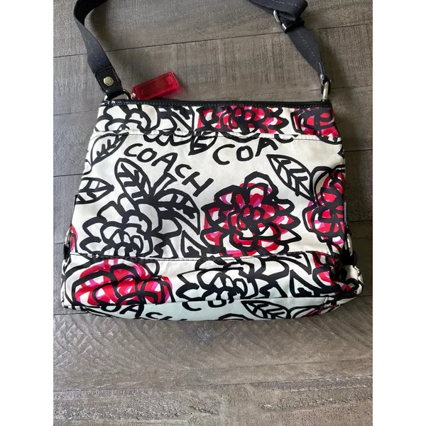 COACH Graffiti Kyra Poppy‎ black white red sateen shoulder crossbody bag F16864 - Image 8