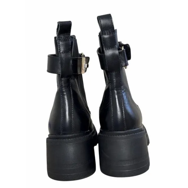Steve Madden Black Leather Lug Sole‎ Turn Lock Chelsea Ankle Boots Womens 6 NEW - Image 5