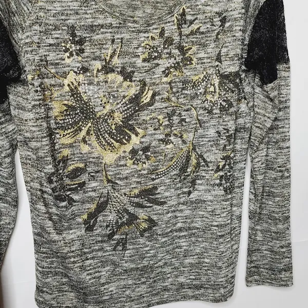 Miss Me long sleeve floral Embrace metallic top shirt pull over sz Medium - Image 3