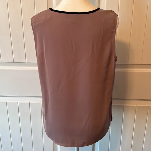 NWOT V - Image 4