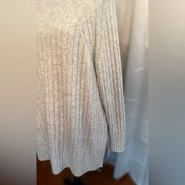 Women’s Ava & Viv Light Gray Knit Fabric - Image 2