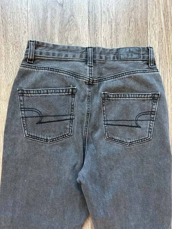 American Eagle Women's High Rise Curvy Mom Jeans Black Gray Wash Size 0 Short - Image 8