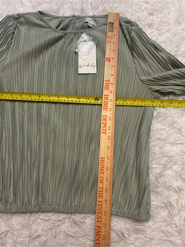 Wonderly Elbow Sleeve Plisse Bubble Top moss light green blouse woman’s S small - Image 7