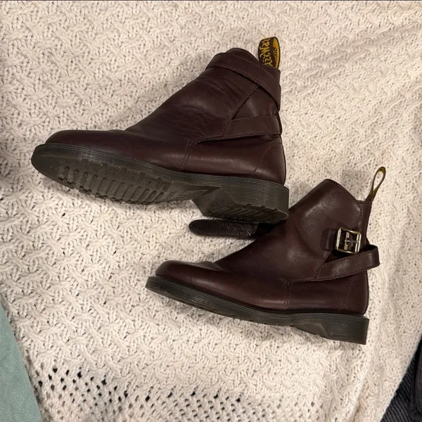 Dr. Martens JONI WOMENS 7 Dark Brown Leather Boots - Image 3