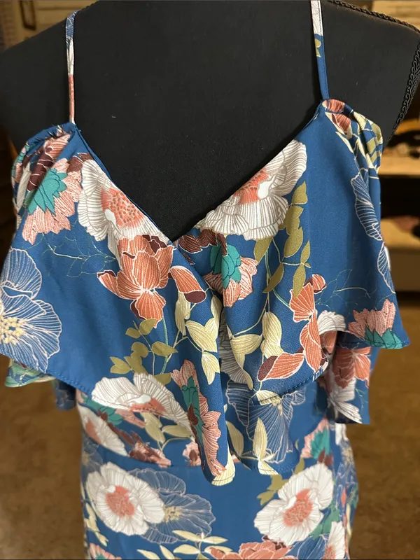 Lulus floral wrap dress with straps and flutter sleeves NWT - Image 3