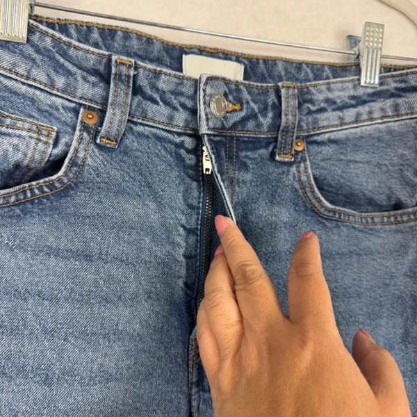 H&M Womens High Waist Wide Leg Cropped Jeans Medium Wash Blue‎ Petite Friendly 6 - Image 4