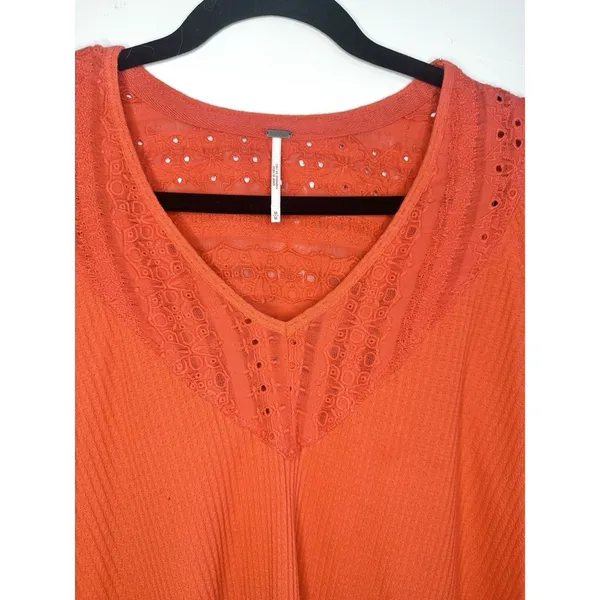 Free People Parisian Nights Tunic Top M Red Orange Lace Eyelet Boho Peasant Top‎ - Image 7