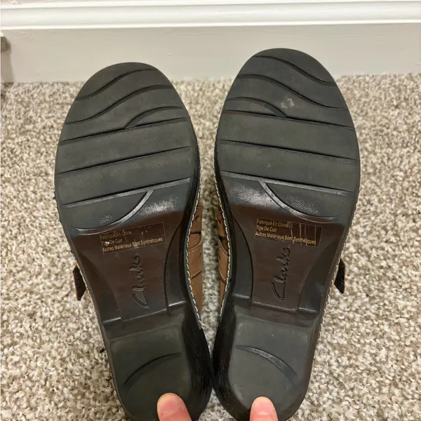 Clarks Bendables Womens Mules Shoes Brown Leather Slip On Buckle Block Heels 8.5 - Image 3