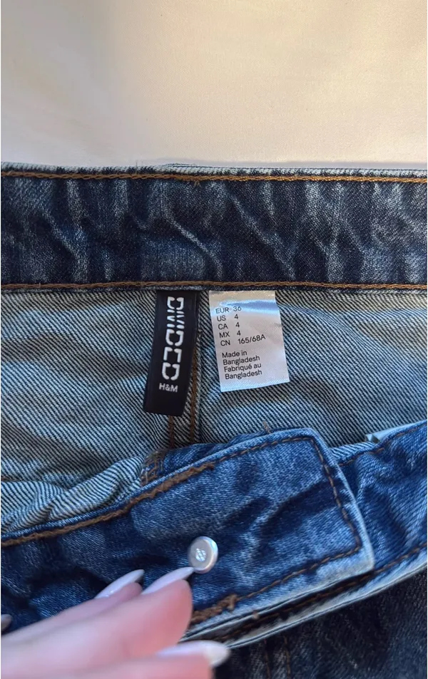 H&M Cargo Denim Skirt - Image 3