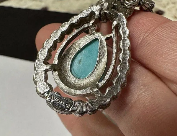 Women’s Signed Avon Turquoise Blue Colored Silver Tone Double Strand Necklace - Image 9