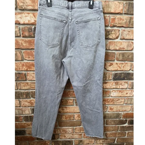 Abercrombie & Fitch 90's Straight Ultra High Rise Gray Jeans Size 32 Sz 14 - Image 2