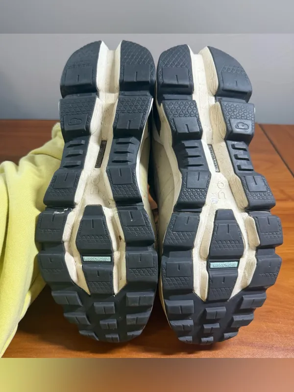 On Running Cloudwander Waterproof Hiking Sneaker Shoe Running Ivory Sand‎ W9.5 - Image 7
