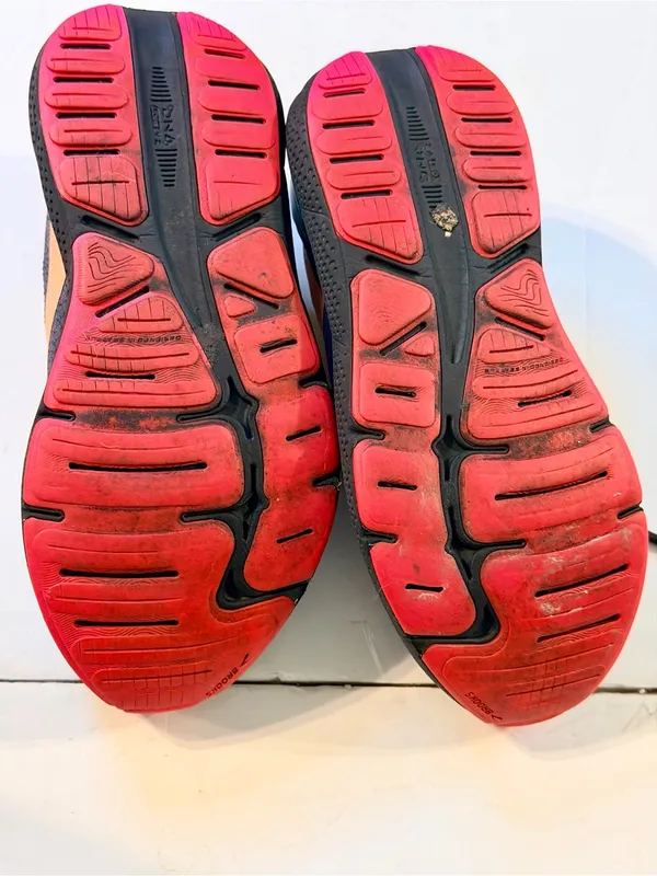 Brooks Ghost Max Womens 7.5 B Black Papaya Raspberry Running Shoes - Image 11