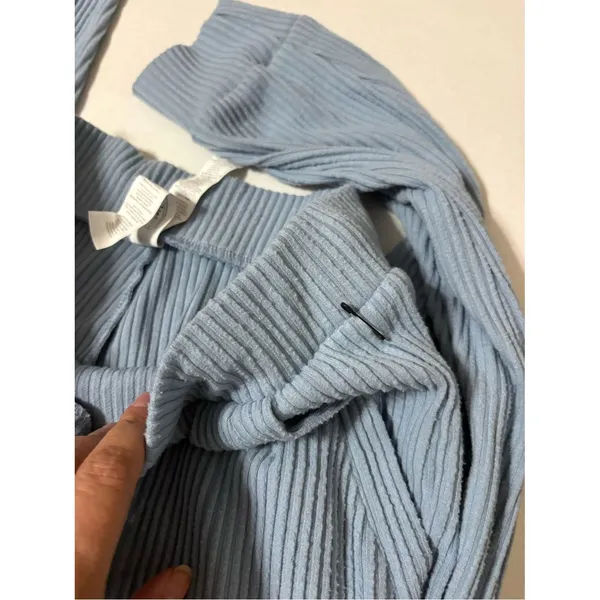 New nwot Alo yoga light blue muse joggers small pants - Image 2