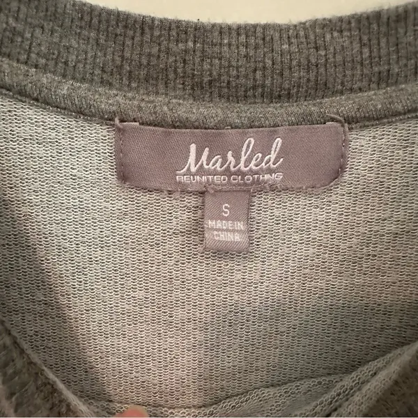 Marled Comfy Cozy Long Sleeve Split Hem Love Sweatshirt Women's Medium‎ Gray - Image 7