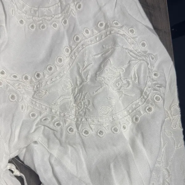 Black Tape 90’s White Eyelet Blouse Size L - Image 4