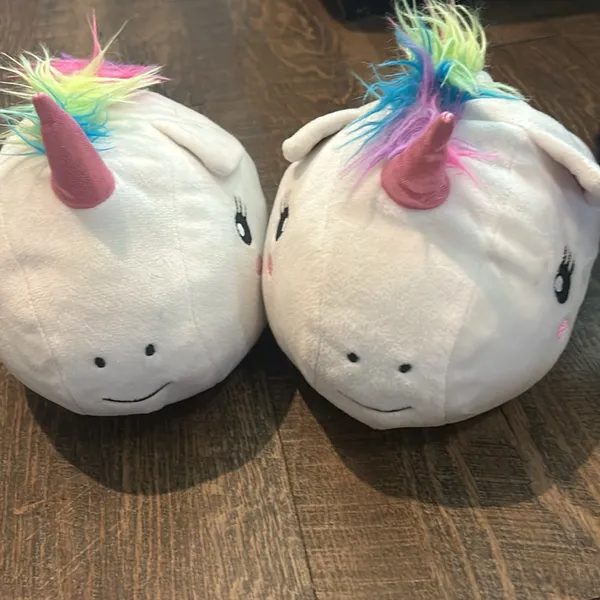 Unicorn Slippers Women’s Size‎ Large 9-10 With Unicorn Pillow - Image 8