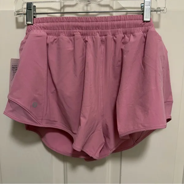 Lululemon Hotty Hot Low-Rise Lined Short 2.5" Pink Frosting Size 10 - Image 4