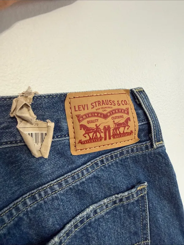 Levi’s Low Pro Straight Distressed Straight-Leg Jeans 29 - Image 4