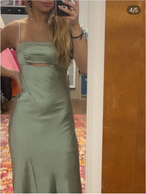Beginning Boutique Formal Dress - Image 3