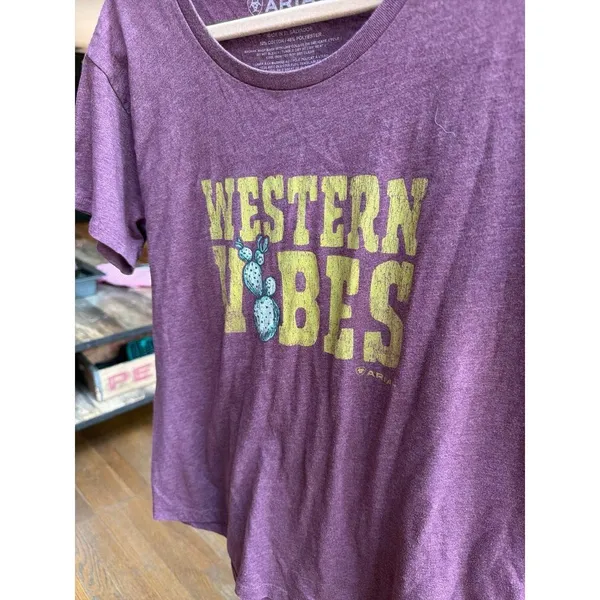 Ariat t-shirt features a maroon marl fabric distressed "WESTERN VIBES" women's L - Image 3