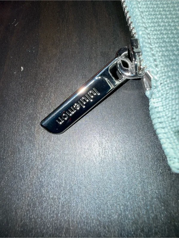 Lululemon Classic Knit Detachable Pouch - Image 4