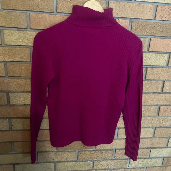Neiman Marcus Exclusive Ribbed Dark Pink Turtleneck Sweater 100% Cashmere Size M - Image 3