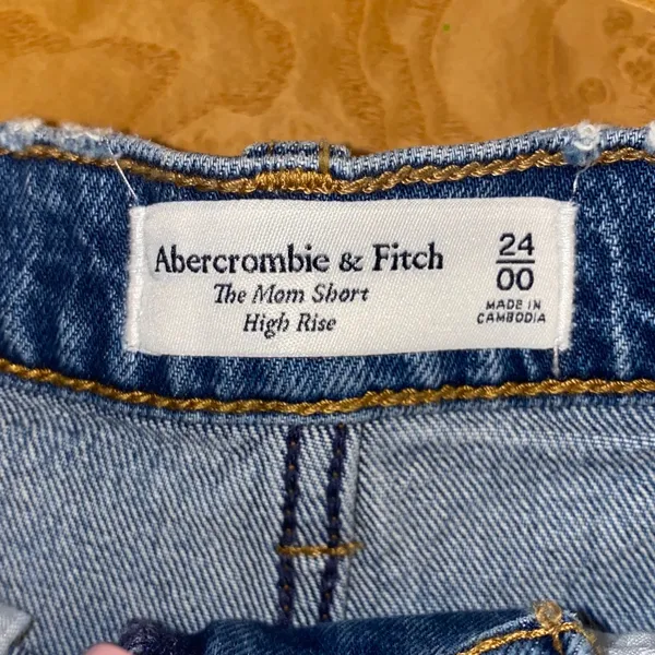 NWT!! Abercrombie & Fitch High Rise The Mom Short Medium Wash Denim Size 24 / 00 - Image 6