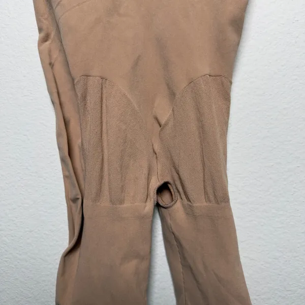 Leonisa Women Shapewear Large Tan High Waist Tummy Control Butt Lift 012807M - Image 5