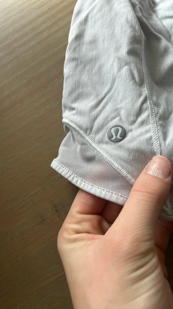 Lululemon Hotty Hot Low-Rise 2.5" - Image 4